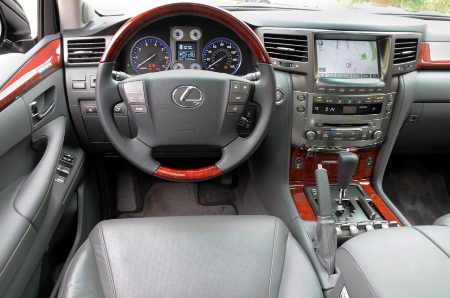  Lexus LX570 2009 года  (фото 29 из 46)